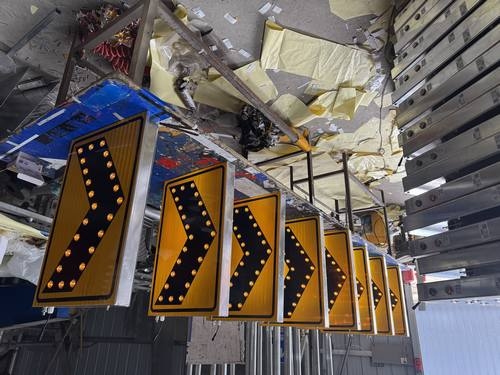 开封标识标牌按功能可分为哪些类型 不同类型适用什么场景