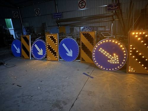 开封开封河南太阳能自发光交通路标牌厂家